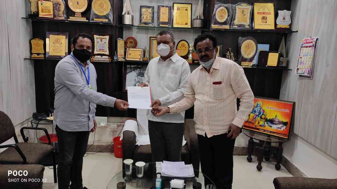 From left: MLC Pravin Datke, Nagpur Mayor Dayashankar Tiwari and Standing Committee Chairman Prakash Bhoyar